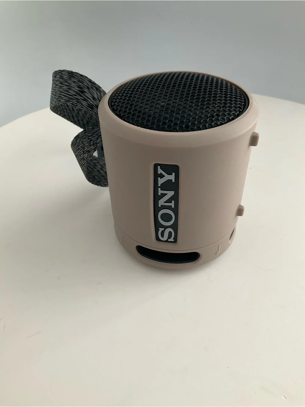 Sony Black Portable Bluetooth Speaker w/ Taupe Silicone Cover Case and cable